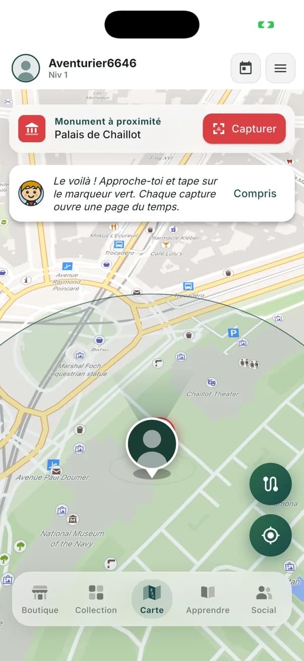 La carte de MonuGo au Trocadéro : Hugo annonce qu'un monument est à portée, et une barre en bas propose de capturer le Palais de Chaillot